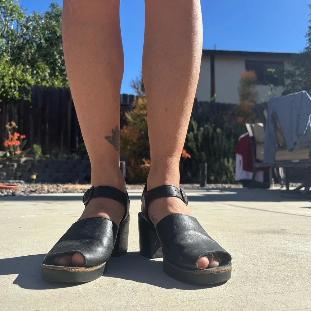Heels - Picture 7 of 9